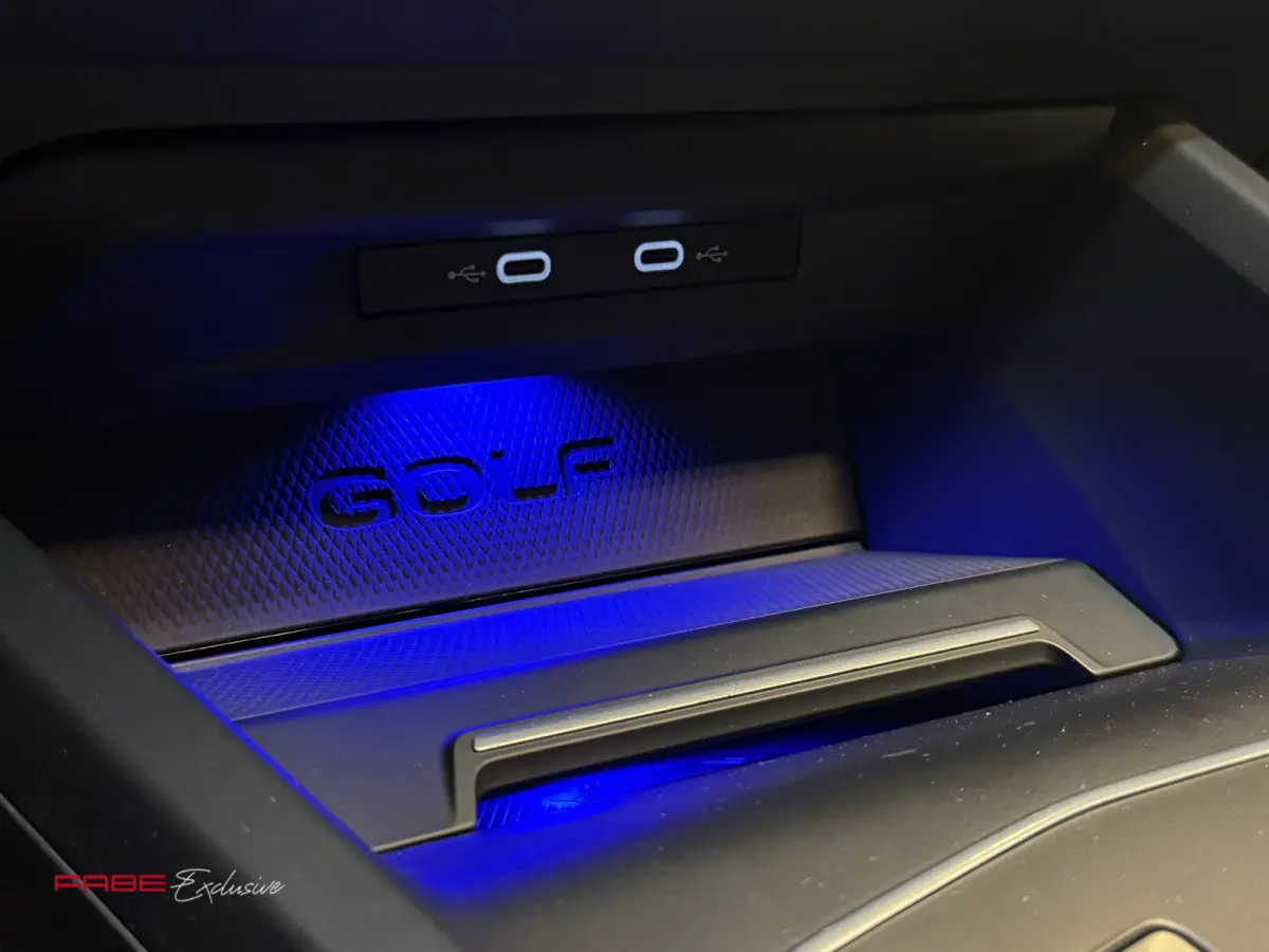 2.0 TSI R 4Motion / H/K / IQ Lights / HUD / Pano / Camera / Stuurverwarming