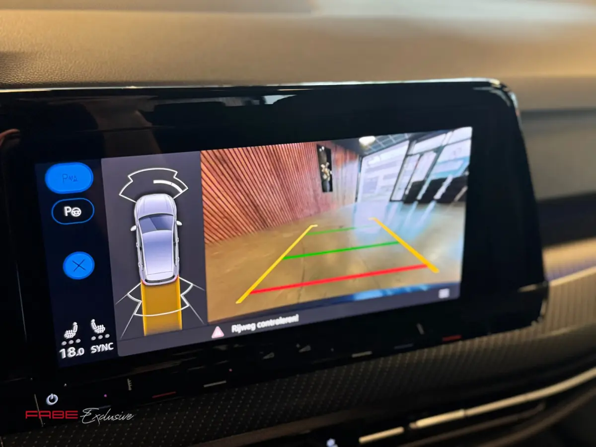 2.0 TSI R 4Motion / H/K / IQ Lights / HUD / Pano / Camera / Stuurverwarming