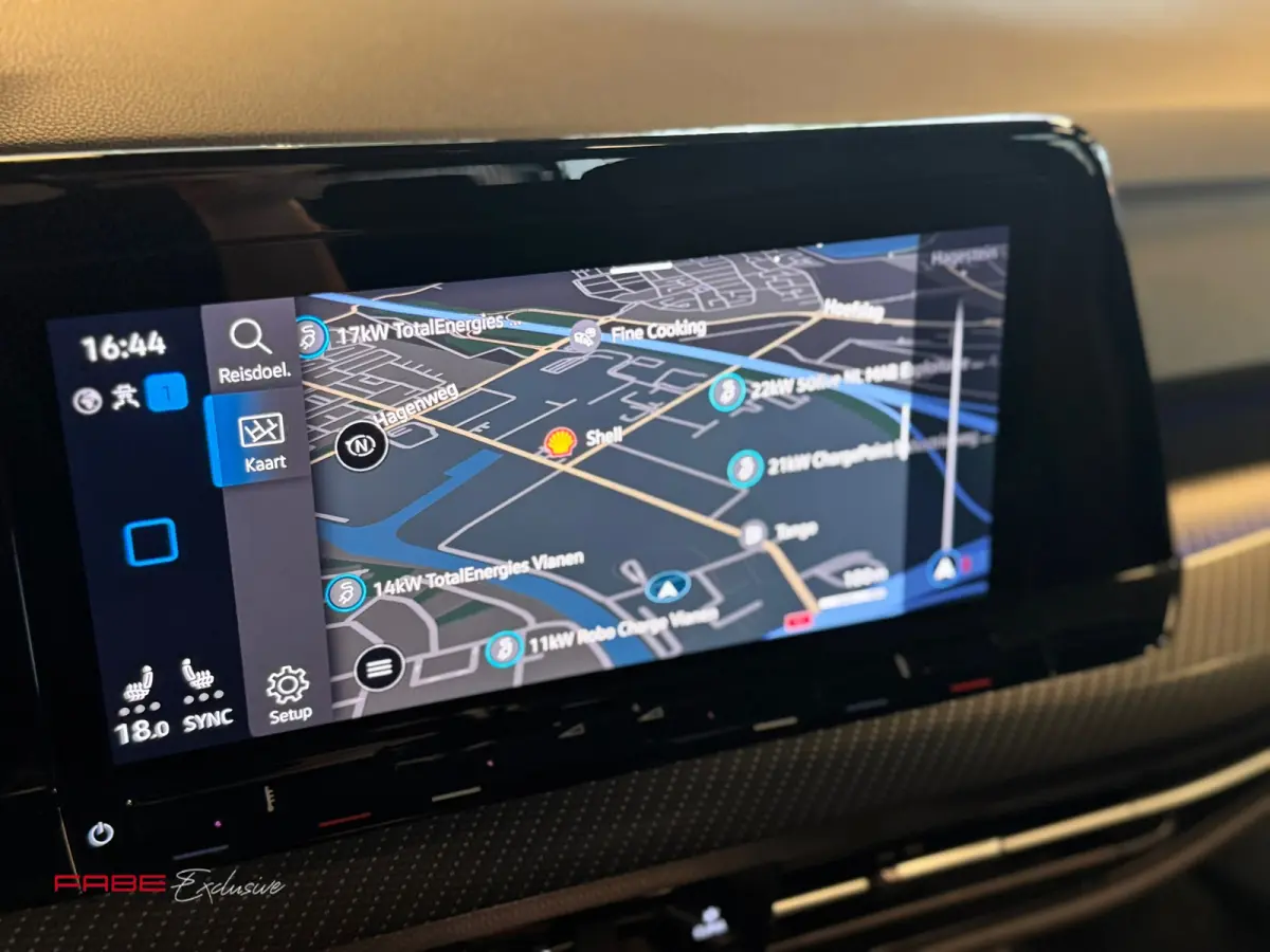 2.0 TSI R 4Motion / H/K / IQ Lights / HUD / Pano / Camera / Stuurverwarming