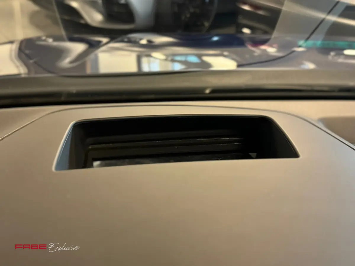 2.0 TSI R 4Motion / H/K / IQ Lights / HUD / Pano / Camera / Stuurverwarming