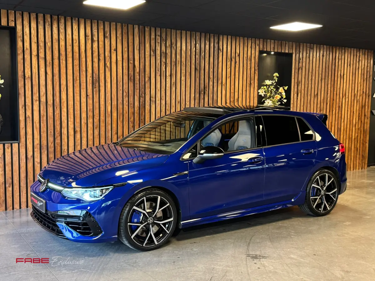 2.0 TSI R 4Motion / H/K / IQ Lights / HUD / Pano / Camera / Stuurverwarming