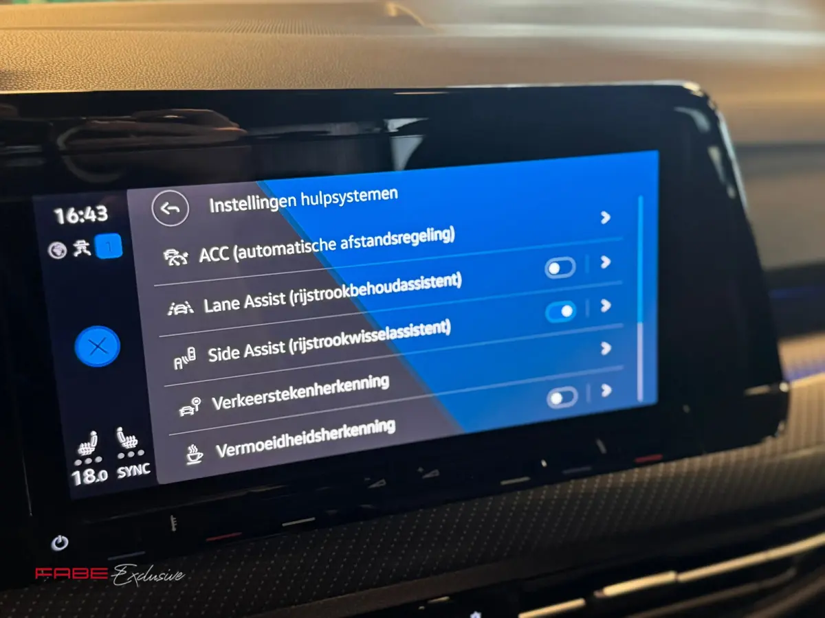 2.0 TSI R 4Motion / H/K / IQ Lights / HUD / Pano / Camera / Stuurverwarming