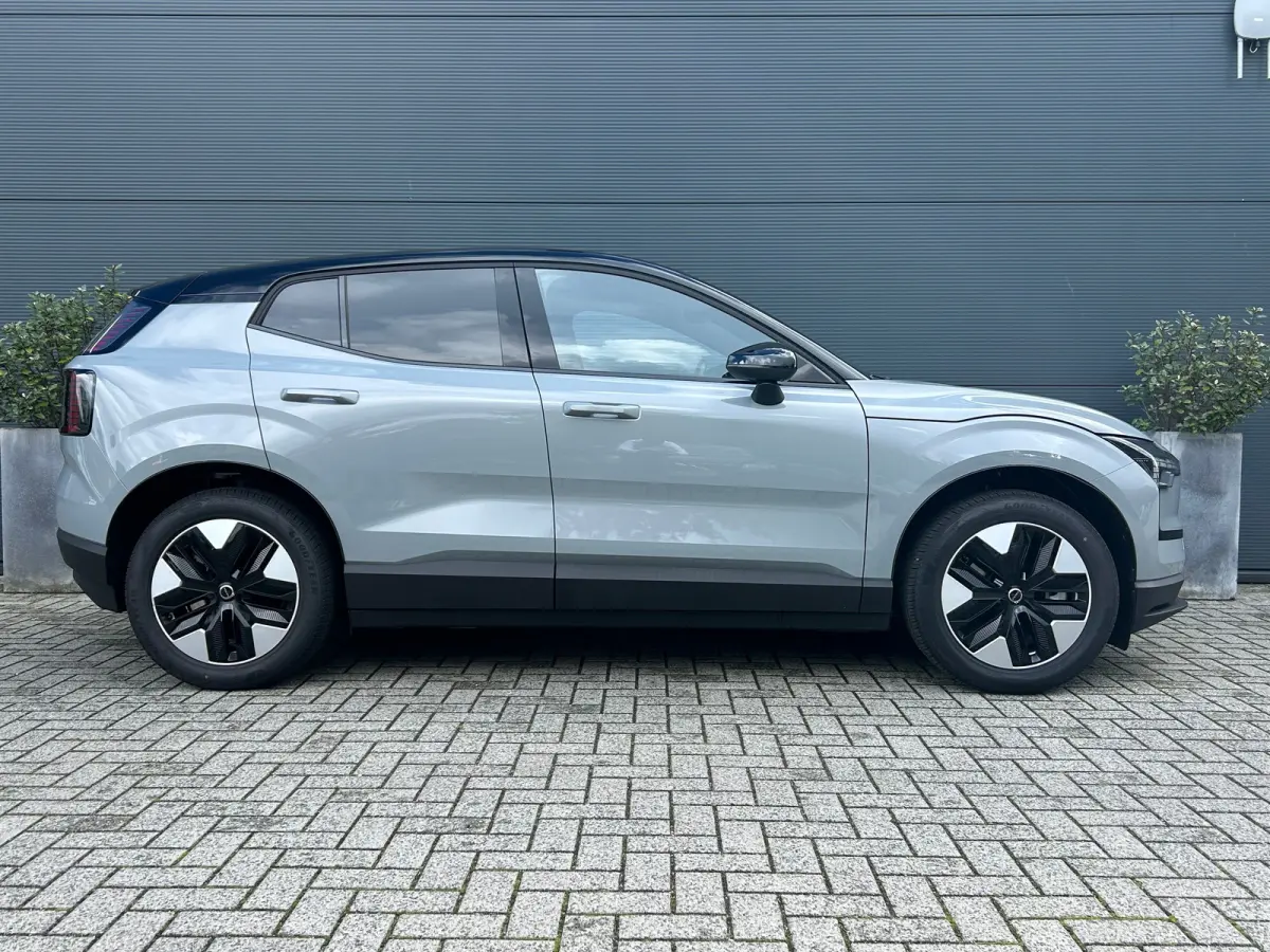 P3 Long Range Plus Europa 69 kWh | Stoel & stuurverwarming | Black pakket | Pilot Assist | Harman/Kardon | Warmtepomp |