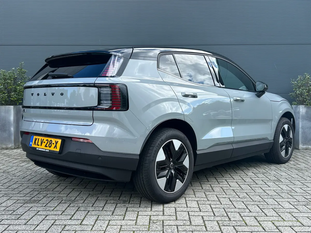 P3 Long Range Plus Europa 69 kWh | Stoel & stuurverwarming | Black pakket | Pilot Assist | Harman/Kardon | Warmtepomp |
