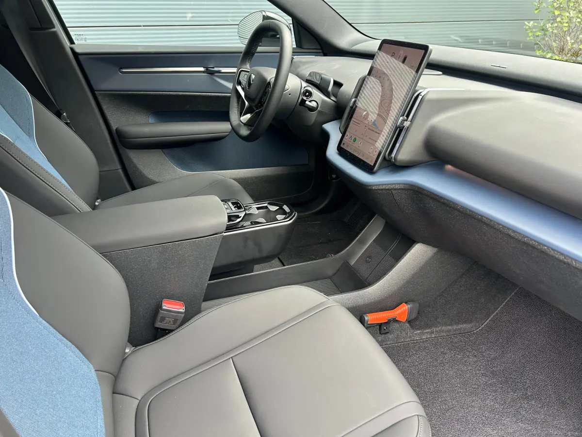 P3 Long Range Plus Europa 69 kWh | Stoel & stuurverwarming | Black pakket | Pilot Assist | Harman/Kardon | Warmtepomp |