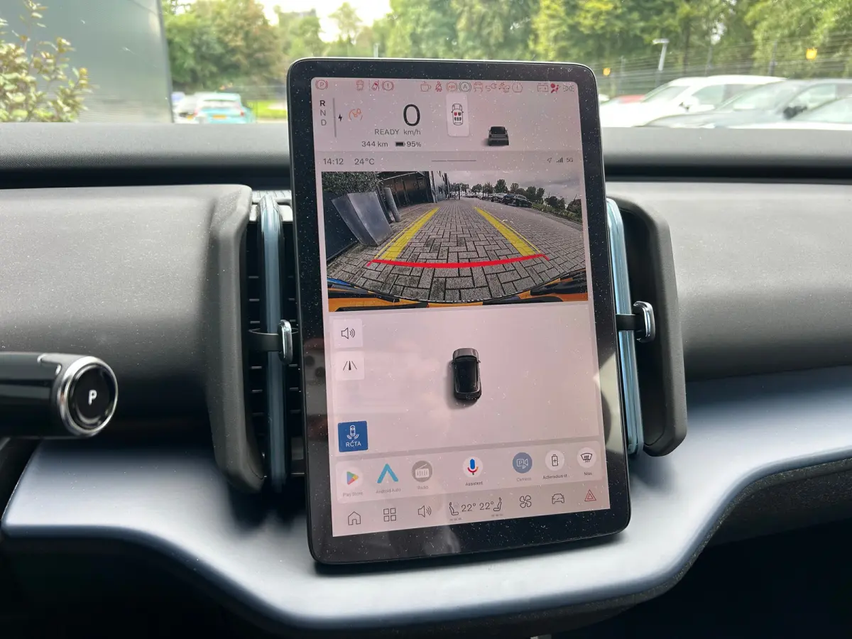 P3 Long Range Plus Europa 69 kWh | Stoel & stuurverwarming | Black pakket | Pilot Assist | Harman/Kardon | Warmtepomp |