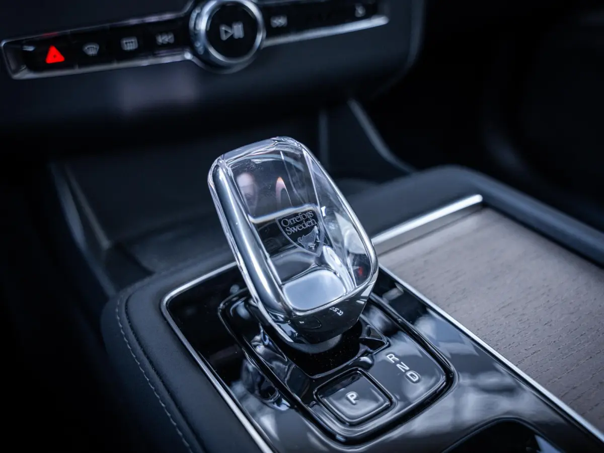 2.0 T8 Plug-in hybrid AWD Plus Dark - HUD l 360cam l ACC l H/Kardon l 21''