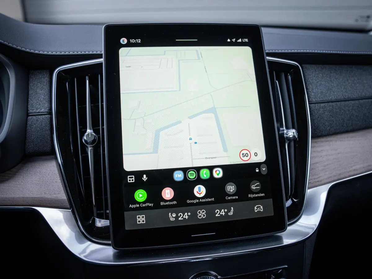 2.0 T8 Plug-in hybrid AWD Plus Dark - HUD l 360cam l ACC l H/Kardon l 21''