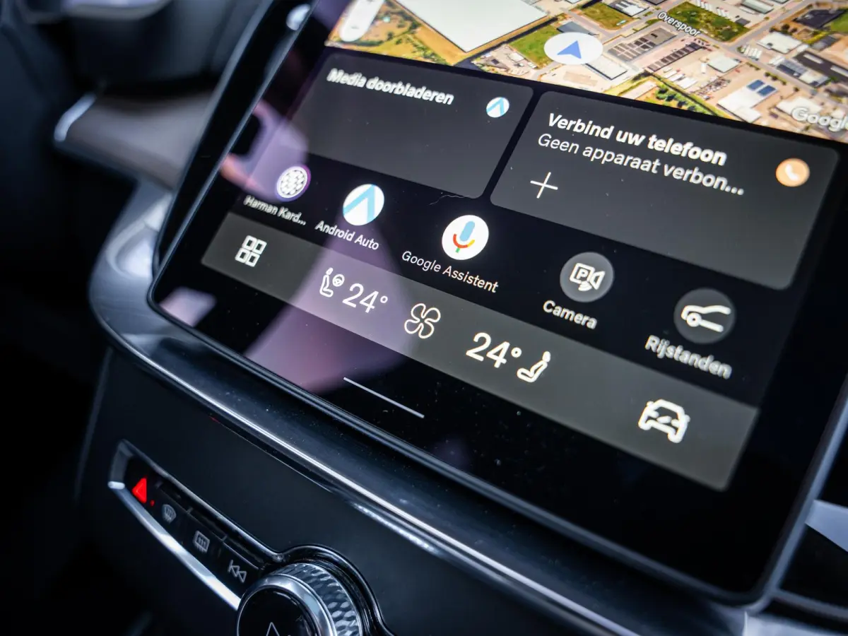 2.0 T8 Plug-in hybrid AWD Plus Dark - HUD l 360cam l ACC l H/Kardon l 21''