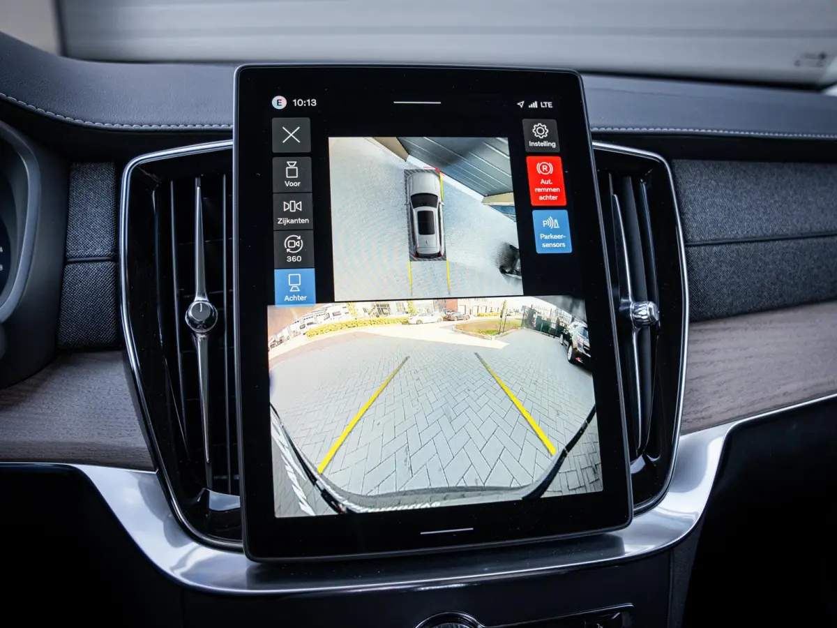2.0 T8 Plug-in hybrid AWD Plus Dark - HUD l 360cam l ACC l H/Kardon l 21''