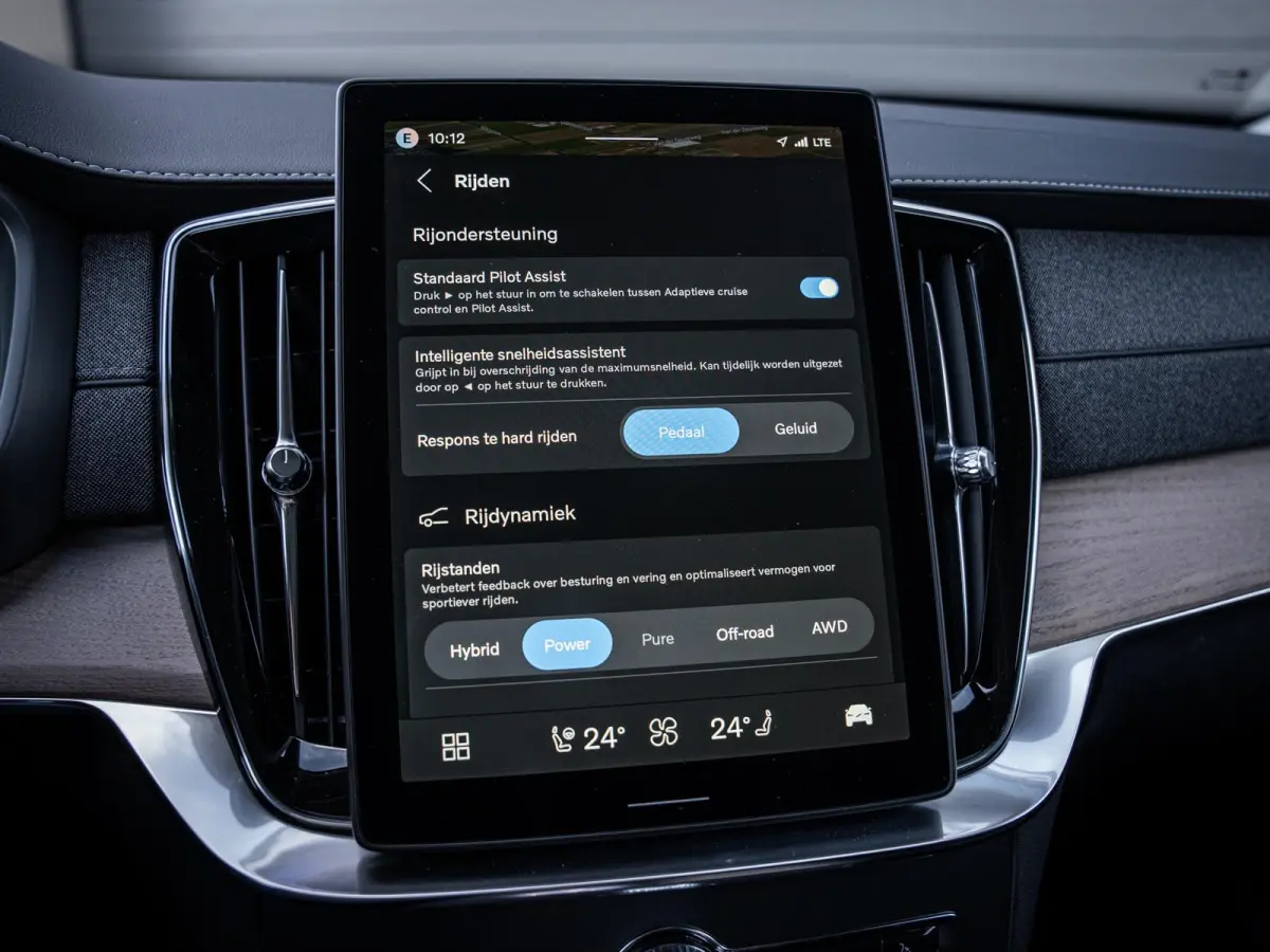 2.0 T8 Plug-in hybrid AWD Plus Dark - HUD l 360cam l ACC l H/Kardon l 21''