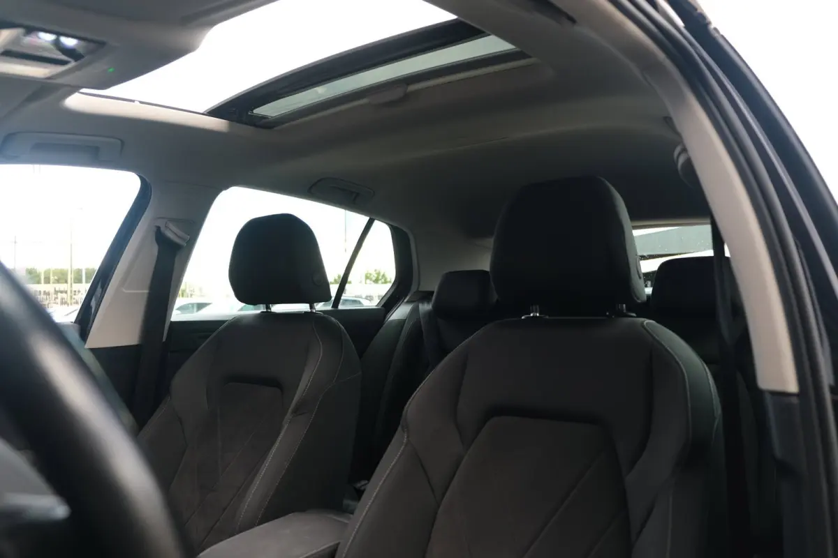 1.5 eTSI DSG Pano Trek IQ Led Pdc Acc Alcantara