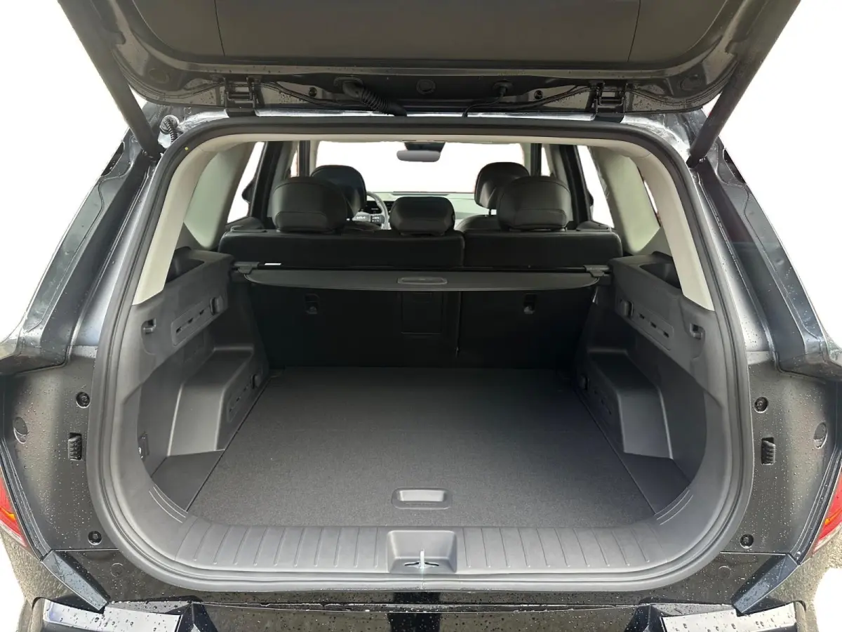 Plus 81.4 kWh | 3000,- INRUILVOORDEEL | nieuw te bestellen | Geventileerde Stoelen | Stoel/Stuurverwarming |