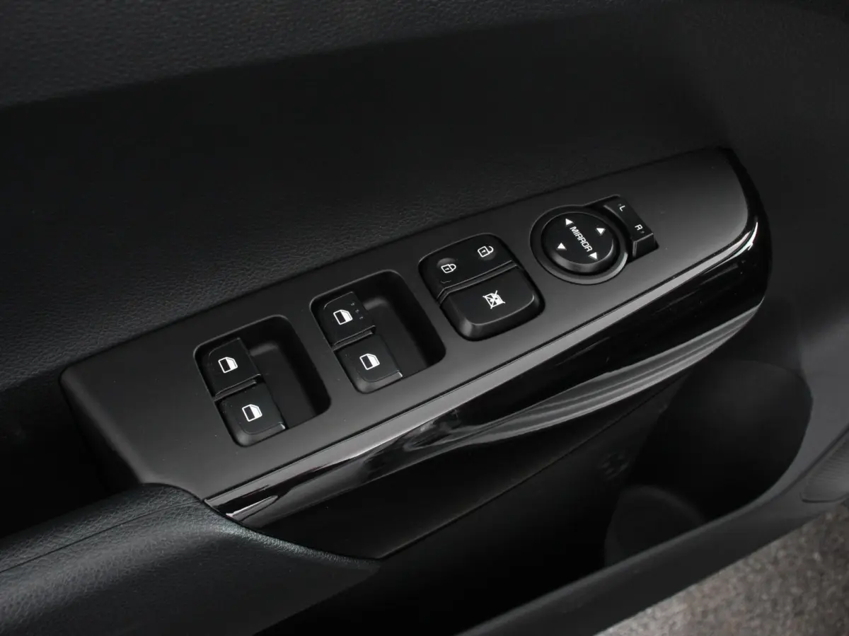 1.0 DPI Automaat DynamicLine Navigatie Apple Carplay/Android auto Airco Camera DAB Cruise Control Bluetooth