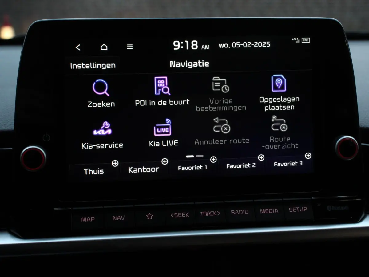 1.0 DPI Automaat DynamicLine Navigatie Apple Carplay/Android auto Airco Camera DAB Cruise Control Bluetooth