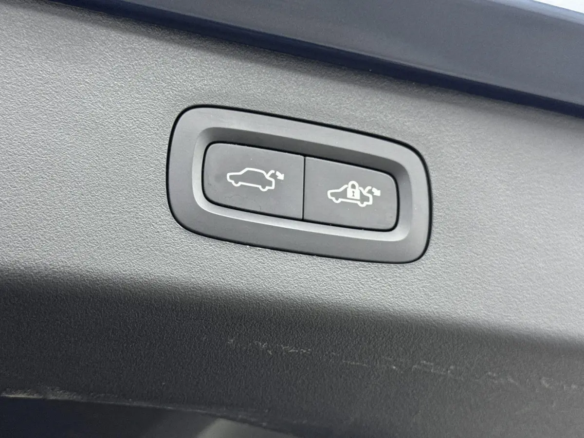 263 pk Automaat | Camera | Apple Carplay/Android Auto | Navigatie | 1800kg trekgewicht | Panoramadak | Elektrisch Verstelb. Bestuurdersstoel met Geheugen