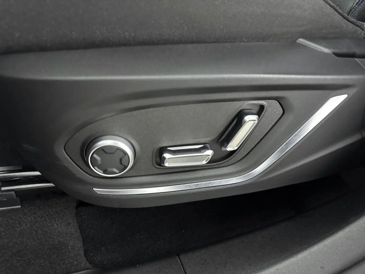 263 pk Automaat | Camera | Apple Carplay/Android Auto | Navigatie | 1800kg trekgewicht | Panoramadak | Elektrisch Verstelb. Bestuurdersstoel met Geheugen