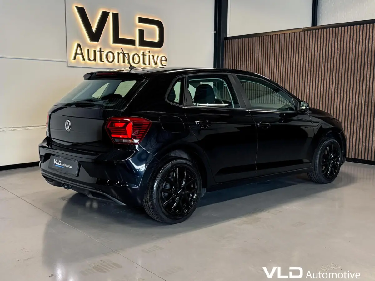 2017 1.0 MPI Trendline Carplay Airco