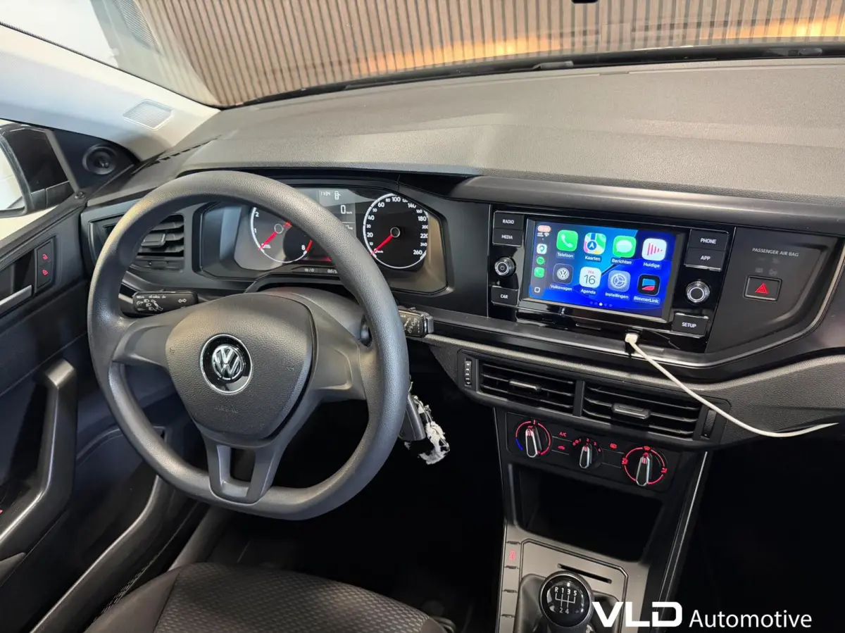 2017 1.0 MPI Trendline Carplay Airco