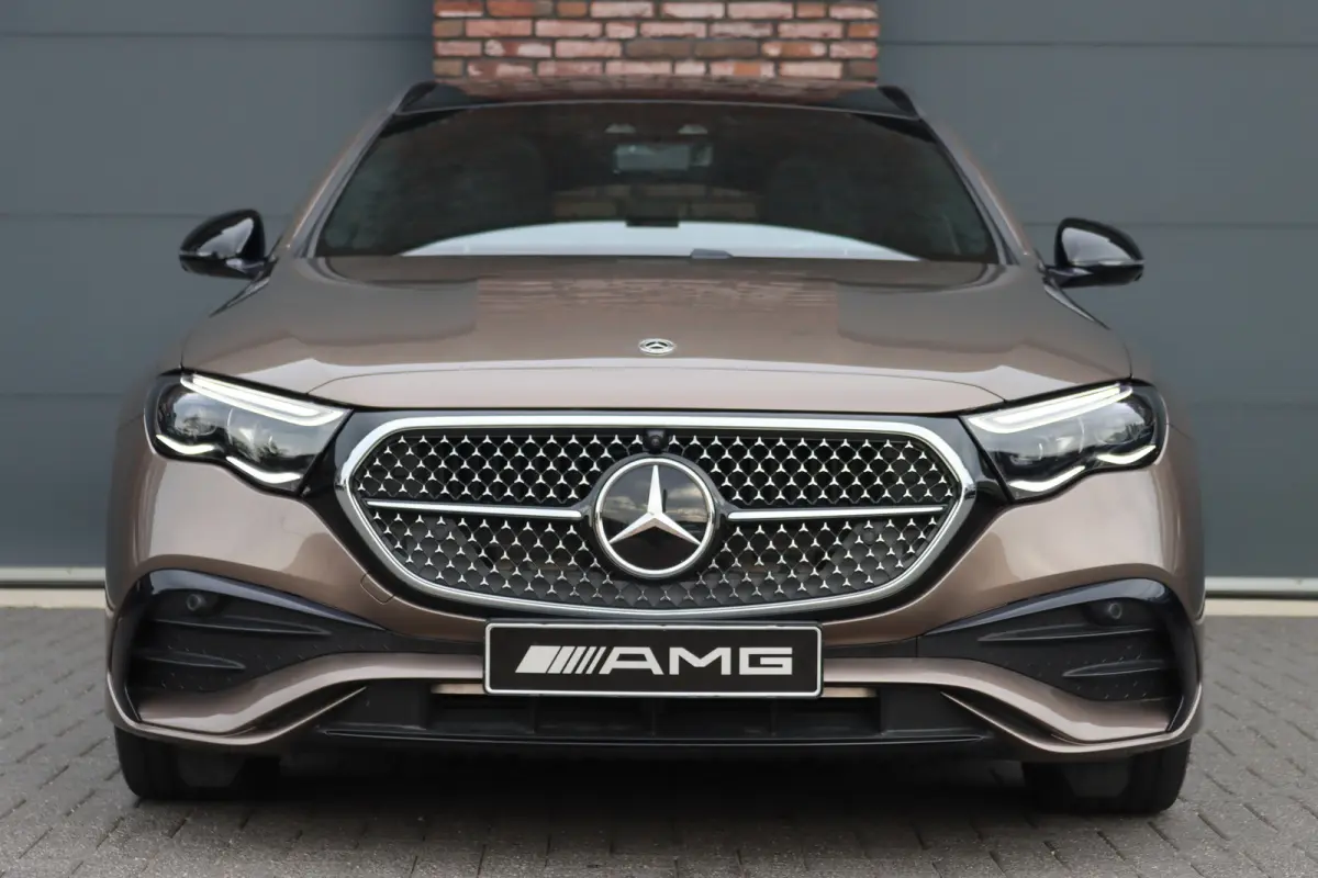 300 e AMG Line | Hyperscreen | Distronic+ | HUD | 3D-Display | Panoramadak | Burmester | Surround Camera | Trekhaak | Keyless Go |