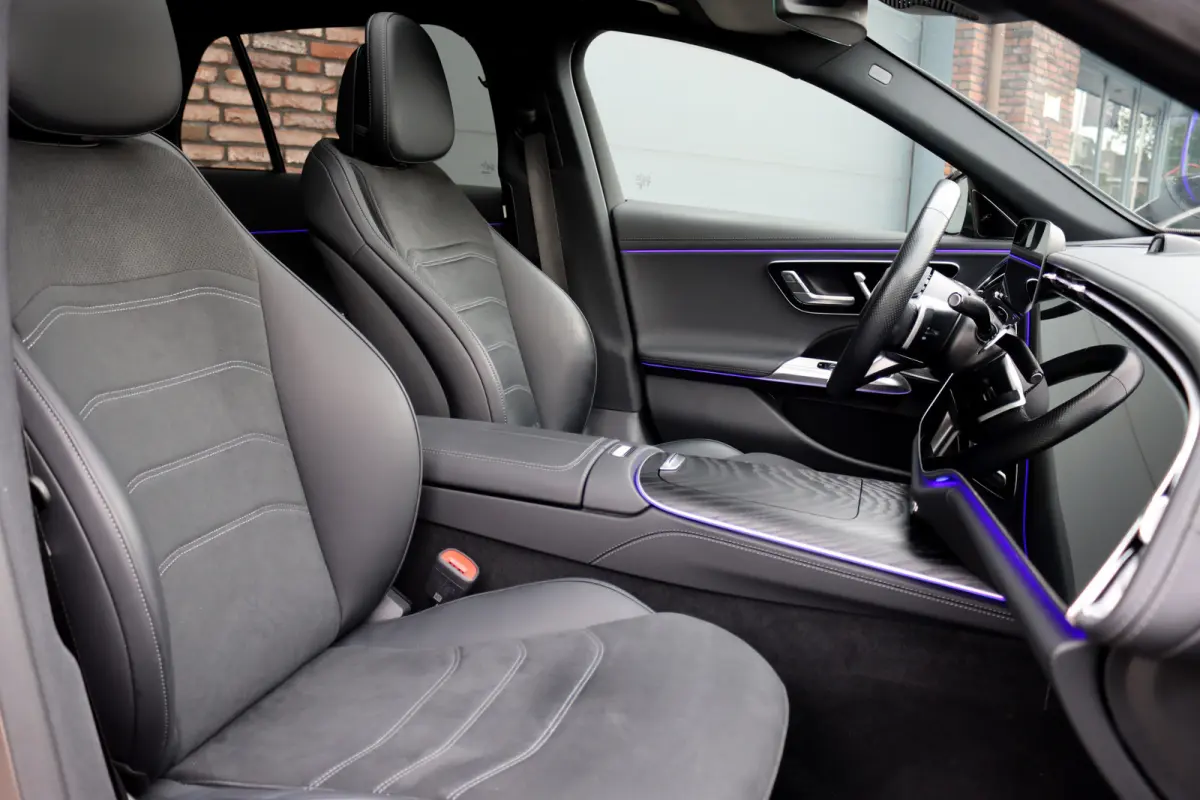 300 e AMG Line | Hyperscreen | Distronic+ | HUD | 3D-Display | Panoramadak | Burmester | Surround Camera | Trekhaak | Keyless Go |