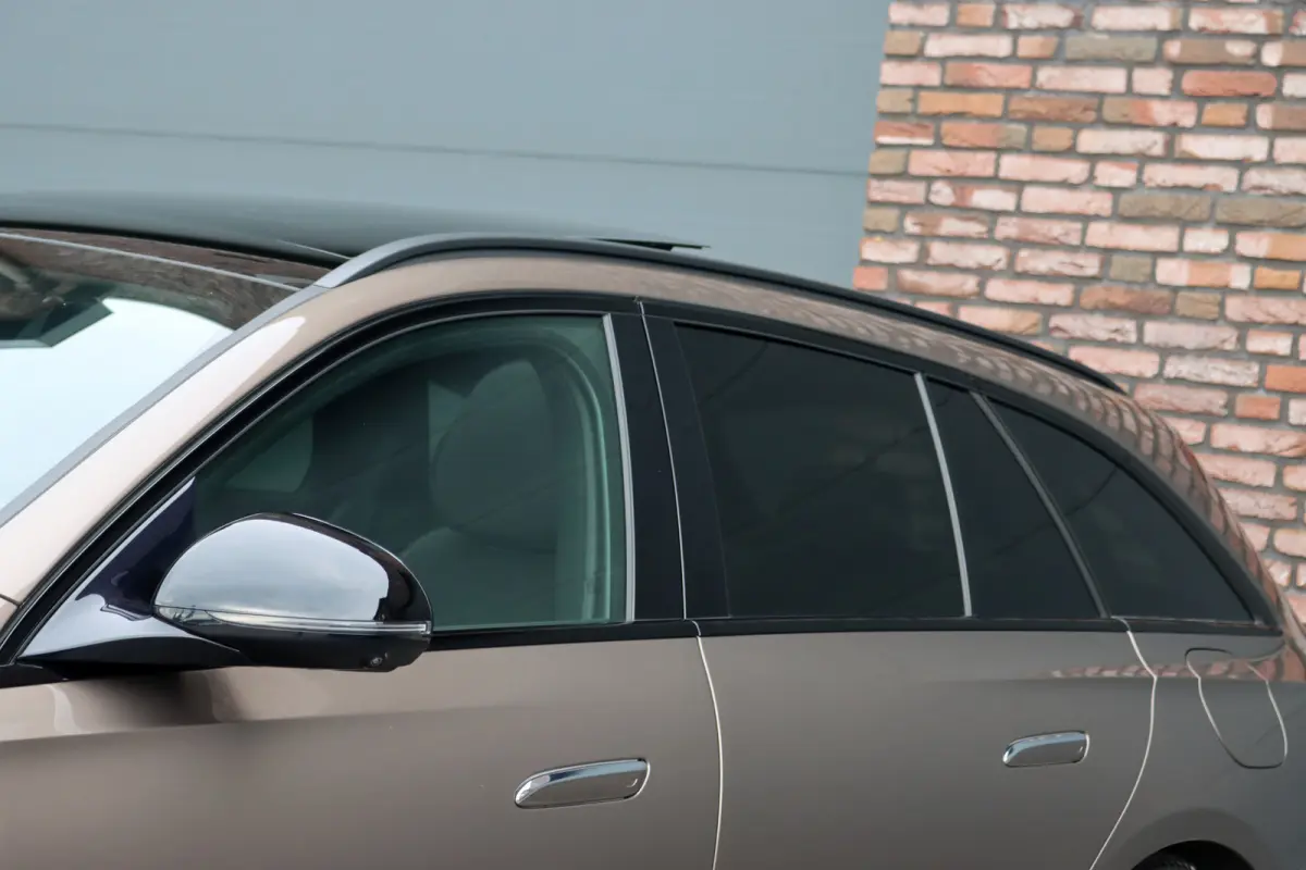300 e AMG Line | Hyperscreen | Distronic+ | HUD | 3D-Display | Panoramadak | Burmester | Surround Camera | Trekhaak | Keyless Go |