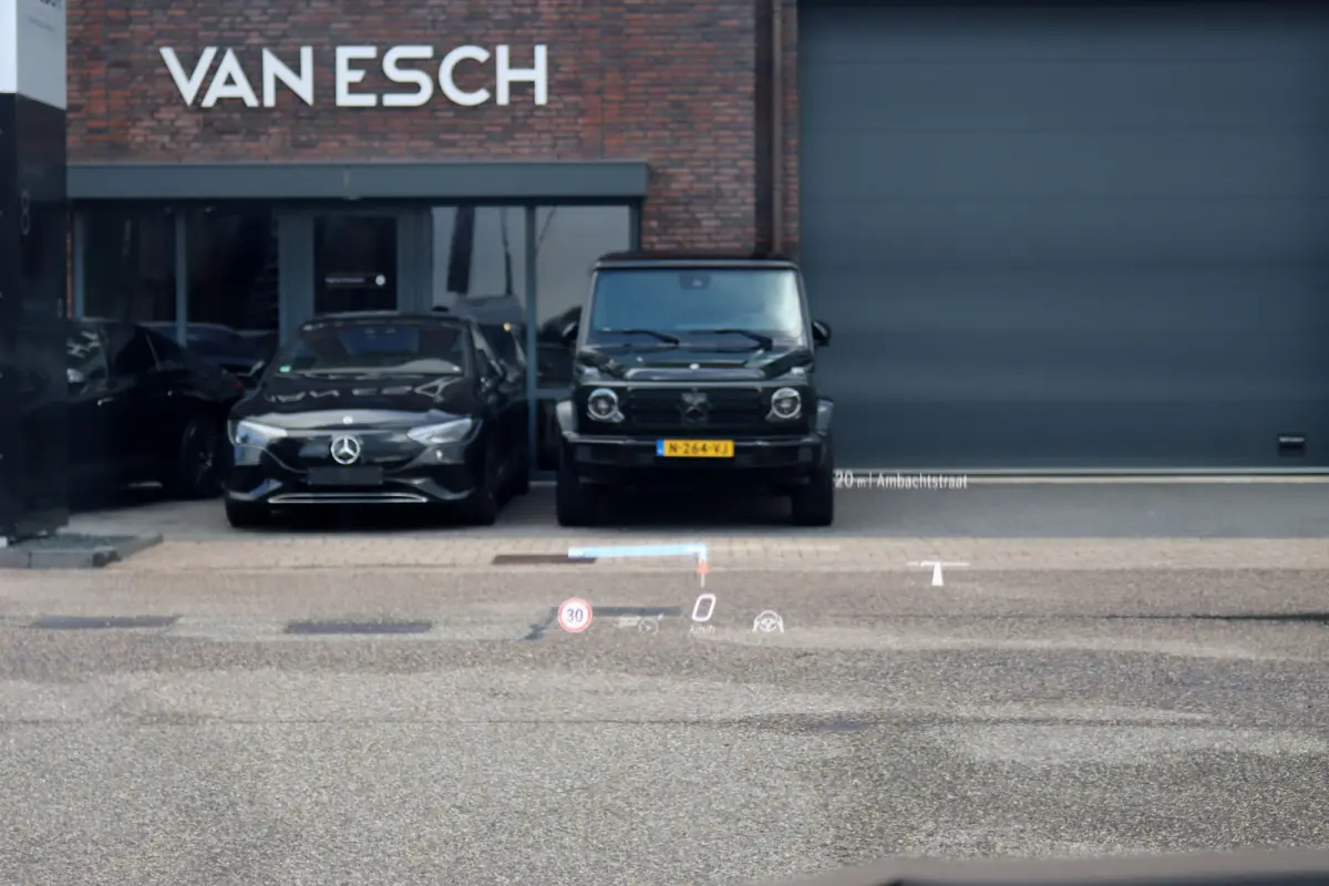 300 e AMG Line | Hyperscreen | Distronic+ | HUD | 3D-Display | Panoramadak | Burmester | Surround Camera | Trekhaak | Keyless Go |