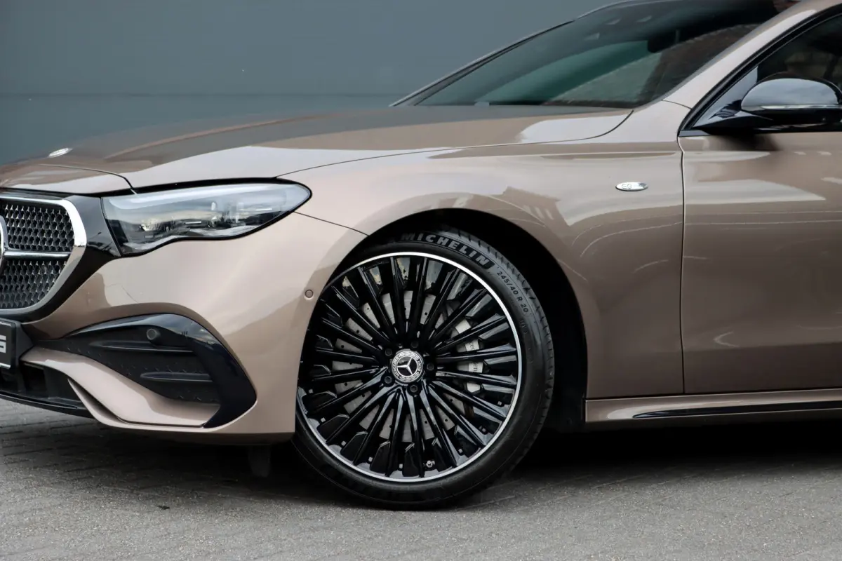 300 e AMG Line | Hyperscreen | Distronic+ | HUD | 3D-Display | Panoramadak | Burmester | Surround Camera | Trekhaak | Keyless Go |