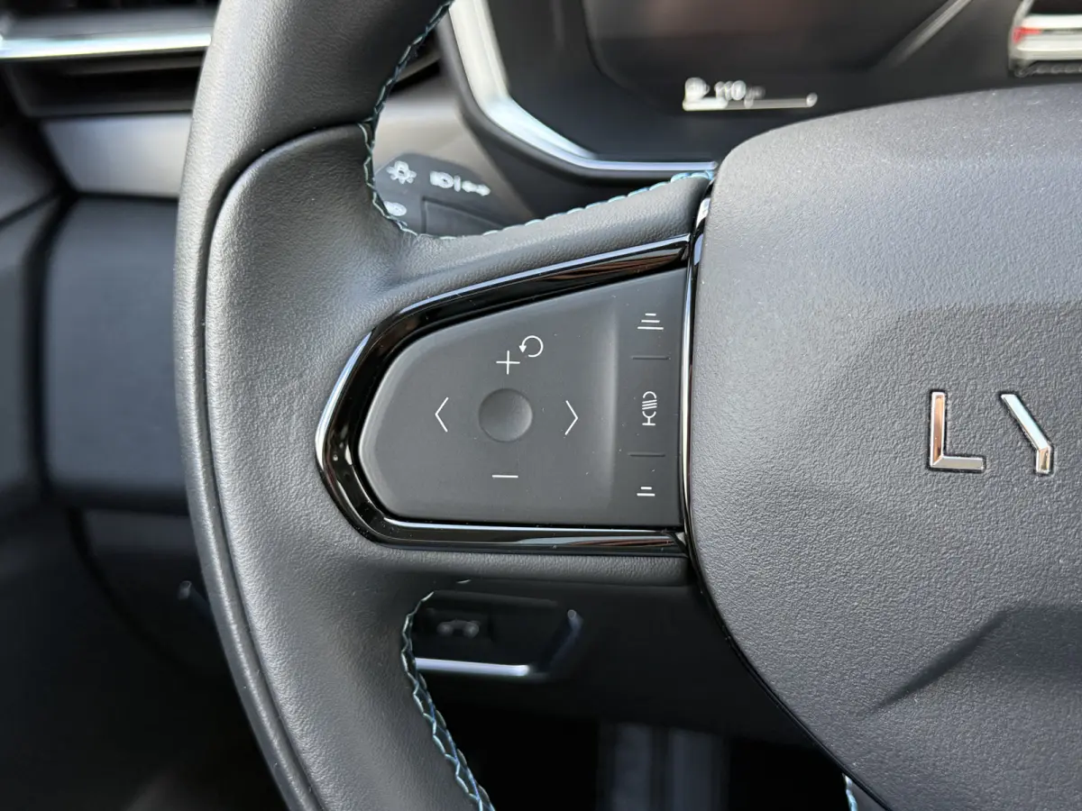 1.5 Plug-in | Pano | Memory | 360* Camera | Keyless | 20 inch