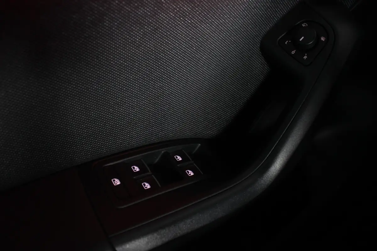 1.5 TSI FR Business Intense Facelift | Trekhaak | 360° Camera | Carplay | Virtual Cockpit | Full LED | Navi | Stoel/Stuurverw. | 18" LMV | PDC V+A