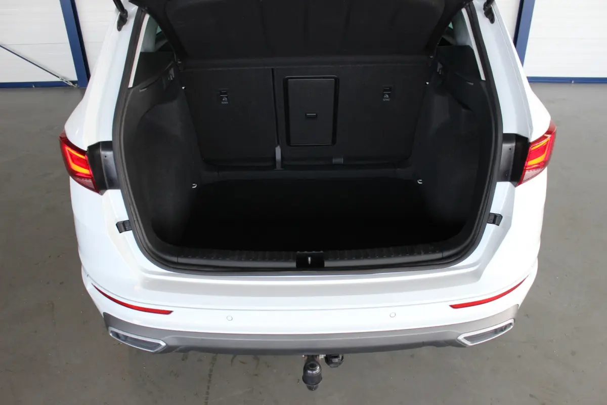 1.5 TSI FR Business Intense Facelift | Trekhaak | 360° Camera | Carplay | Virtual Cockpit | Full LED | Navi | Stoel/Stuurverw. | 18" LMV | PDC V+A