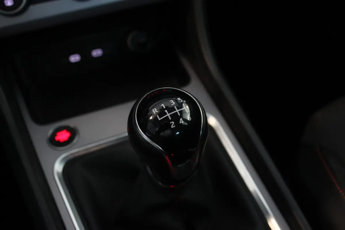 1.5 TSI FR Business Intense Facelift | Trekhaak | 360° Camera | Carplay | Virtual Cockpit | Full LED | Navi | Stoel/Stuurverw. | 18" LMV | PDC V+A