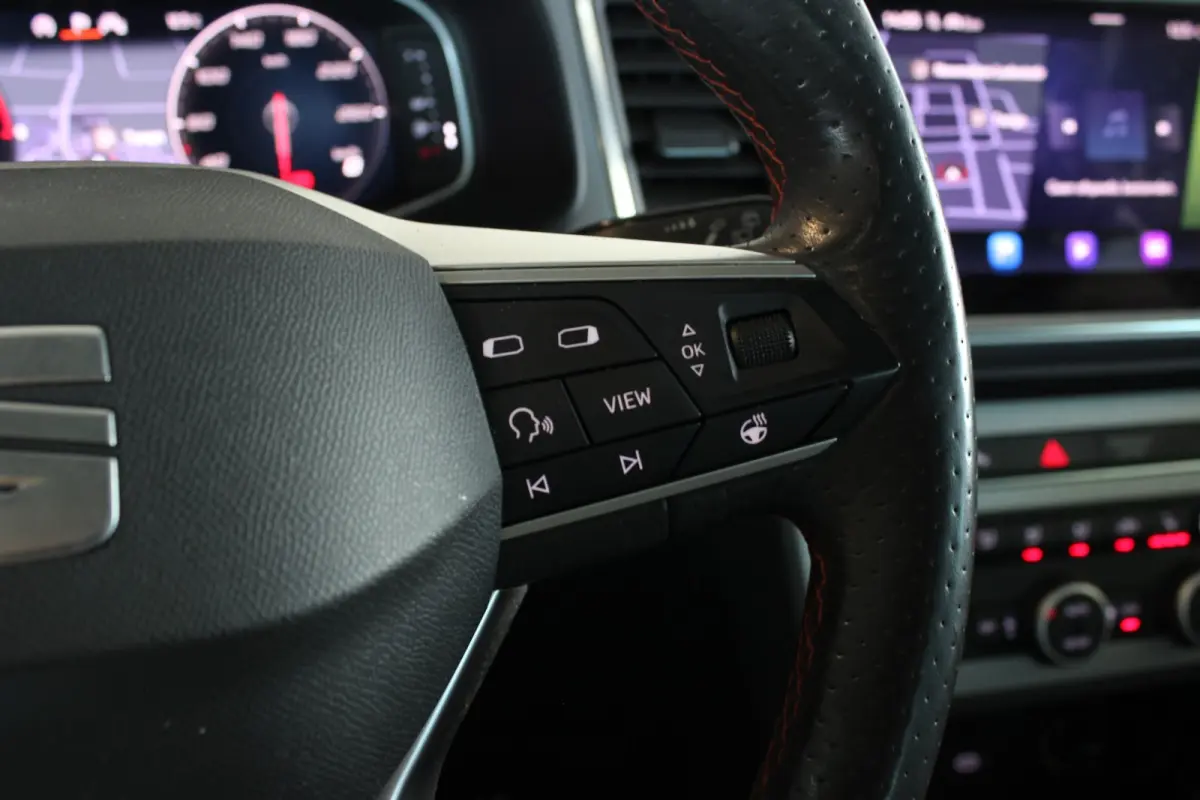 1.5 TSI FR Business Intense Facelift | Trekhaak | 360° Camera | Carplay | Virtual Cockpit | Full LED | Navi | Stoel/Stuurverw. | 18" LMV | PDC V+A