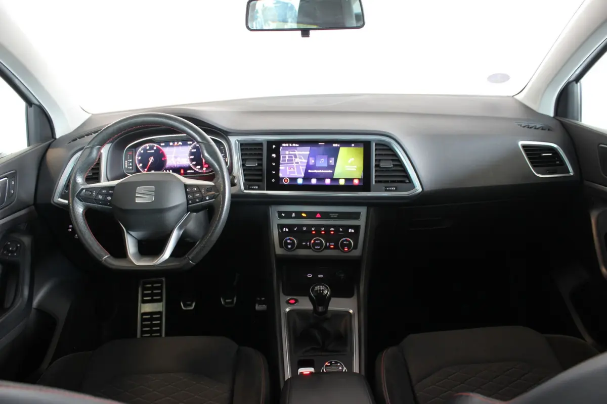 1.5 TSI FR Business Intense Facelift | Trekhaak | 360° Camera | Carplay | Virtual Cockpit | Full LED | Navi | Stoel/Stuurverw. | 18" LMV | PDC V+A