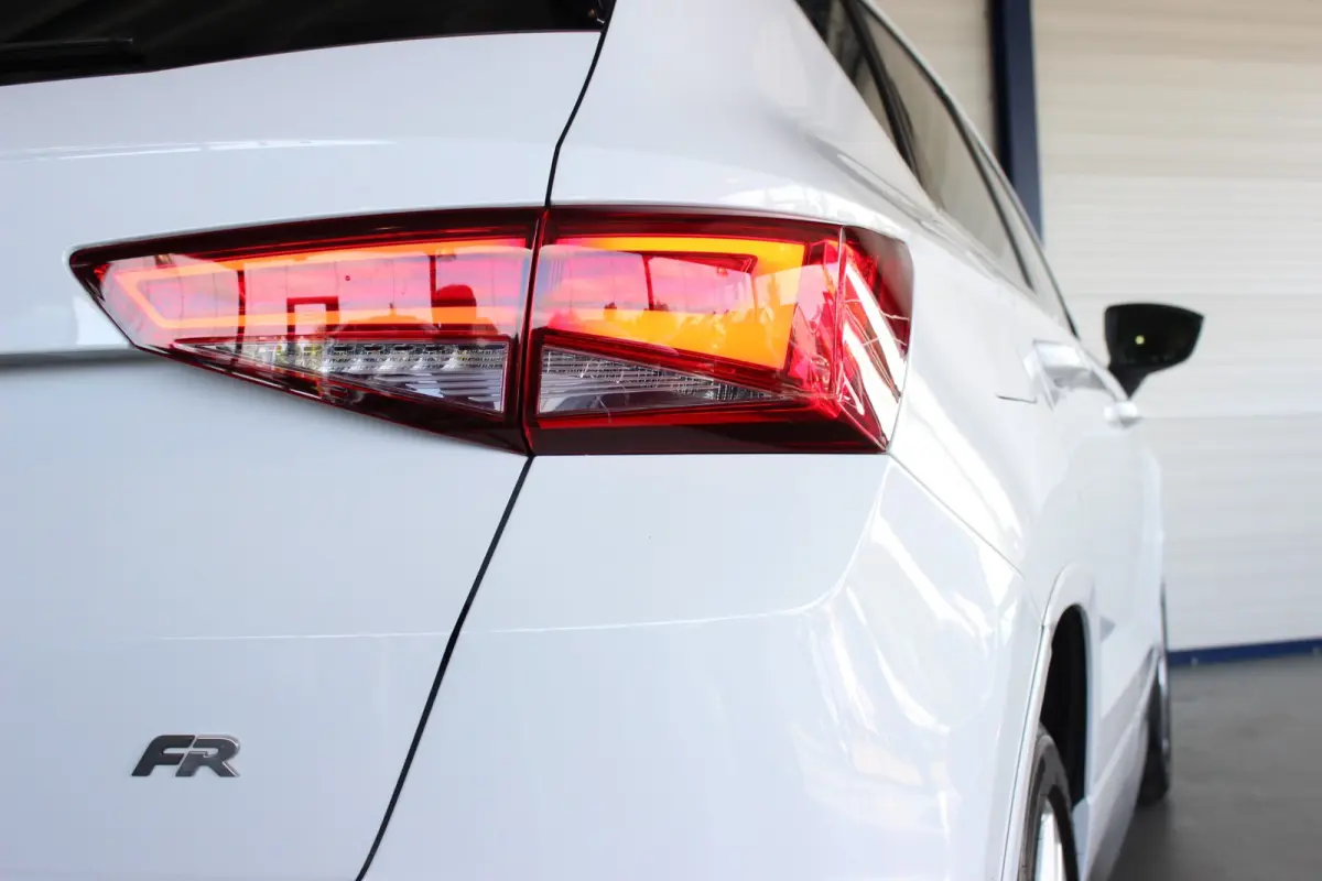 1.5 TSI FR Business Intense Facelift | Trekhaak | 360° Camera | Carplay | Virtual Cockpit | Full LED | Navi | Stoel/Stuurverw. | 18" LMV | PDC V+A