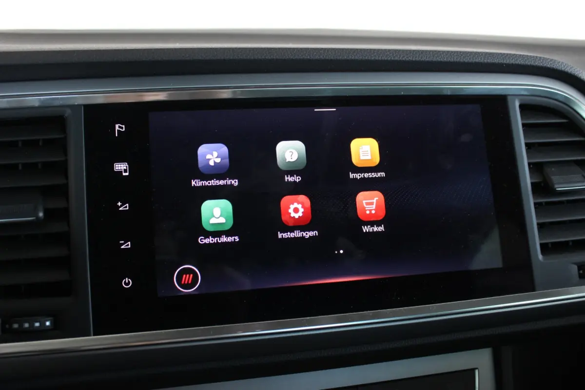 1.5 TSI FR Business Intense Facelift | Trekhaak | 360° Camera | Carplay | Virtual Cockpit | Full LED | Navi | Stoel/Stuurverw. | 18" LMV | PDC V+A