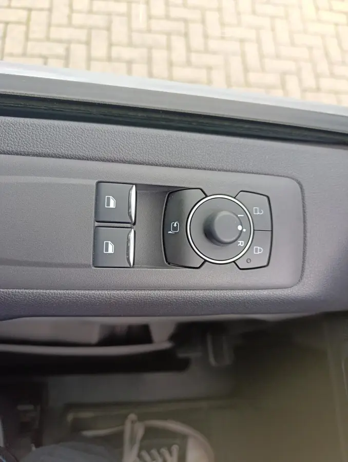 Cust. 340 L2H1 Sport 71 kWh | Adaptieve Cruise | Trekhaak | Stoel/stuur voorruitverwarming | Adaptieve koplampen |  Navigatie