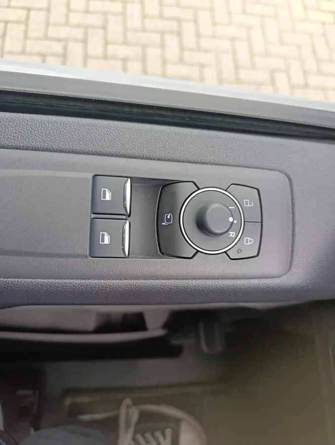 Cust. 340 L2H1 Sport 71 kWh | Adaptieve Cruise | Trekhaak | Stoel/stuur voorruitverwarming | Adaptieve koplampen |  Navigatie