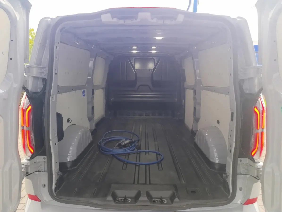 Cust. 340 L2H1 Sport 71 kWh | Adaptieve Cruise | Trekhaak | Stoel/stuur voorruitverwarming | Adaptieve koplampen |  Navigatie