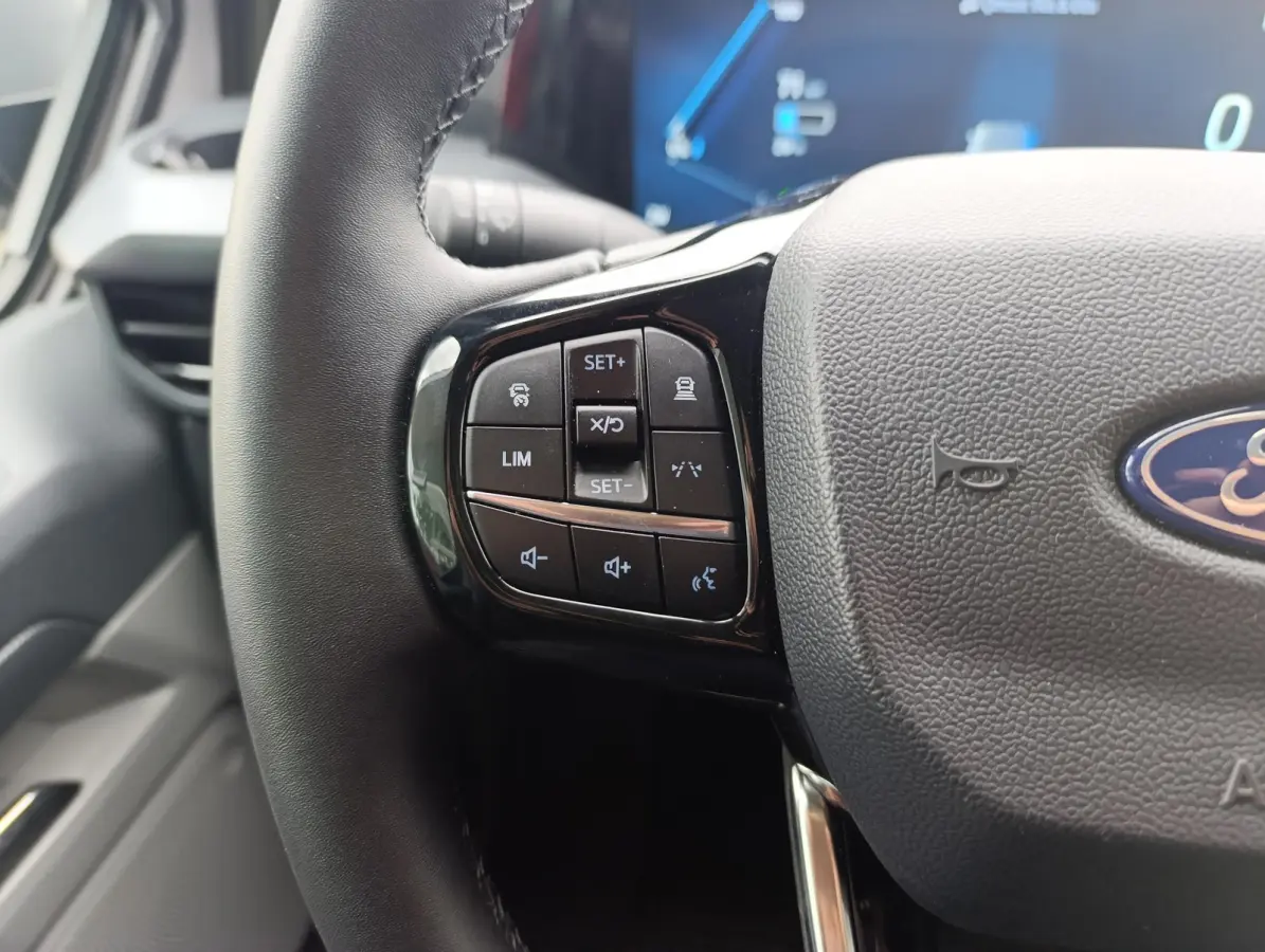 Cust. 340 L2H1 Sport 71 kWh | Adaptieve Cruise | Trekhaak | Stoel/stuur voorruitverwarming | Adaptieve koplampen |  Navigatie