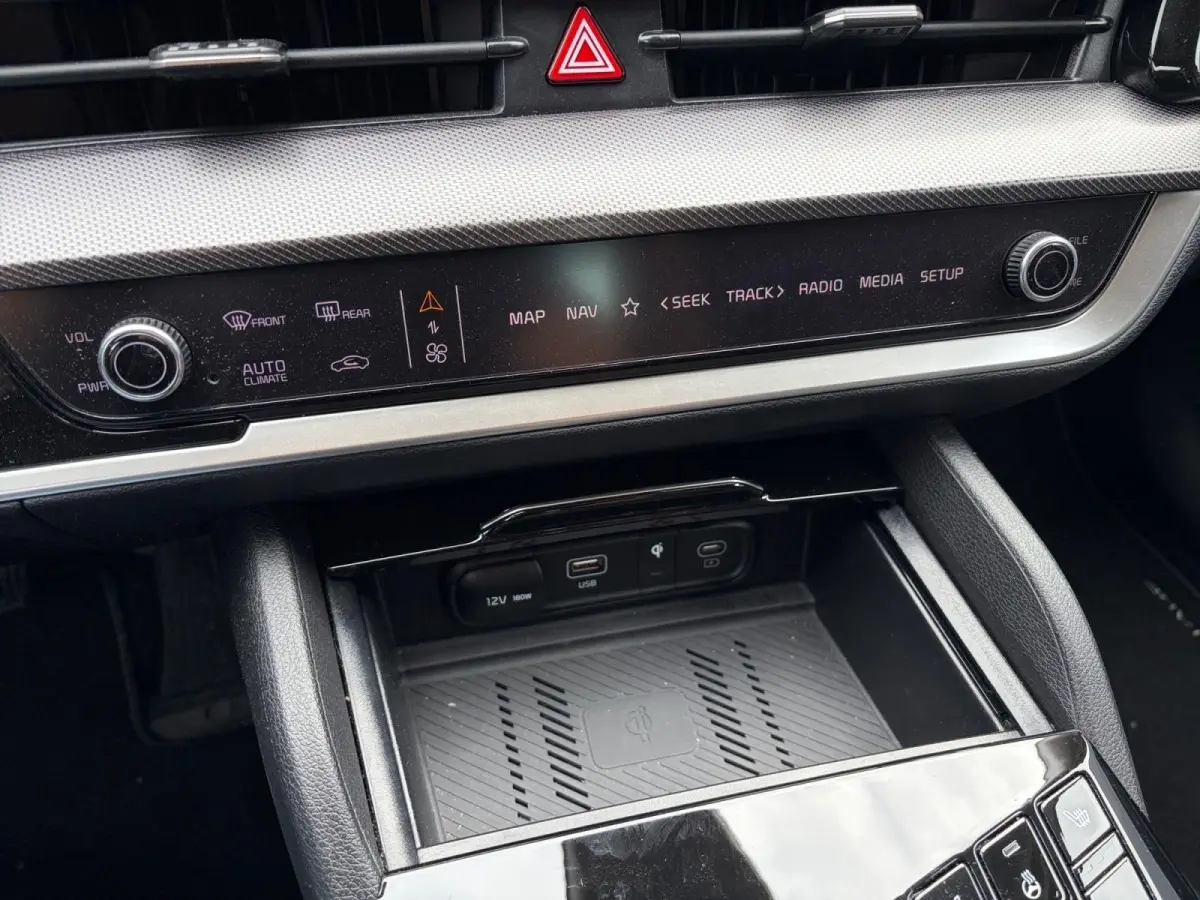 1.6 T-GDi Plug-in Hybrid AWD DynamicLine Luxury | Apple Carplay / Android Auto | Navigatiesysteem | Stoel + Stuurverwarming | Elektrisch Verstelbare Bestuurdersstoel | Licht + Regensensor | 