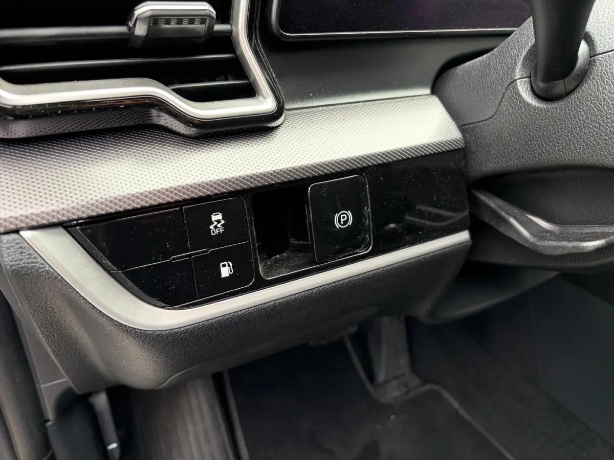1.6 T-GDi Plug-in Hybrid AWD DynamicLine Luxury | Apple Carplay / Android Auto | Navigatiesysteem | Stoel + Stuurverwarming | Elektrisch Verstelbare Bestuurdersstoel | Licht + Regensensor | 