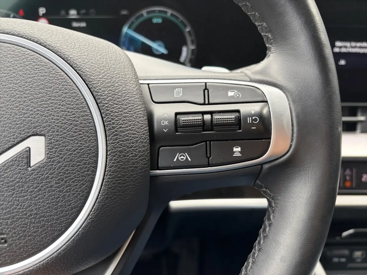 1.6 T-GDi Plug-in Hybrid AWD DynamicLine Luxury | Apple Carplay / Android Auto | Navigatiesysteem | Stoel + Stuurverwarming | Elektrisch Verstelbare Bestuurdersstoel | Licht + Regensensor | 