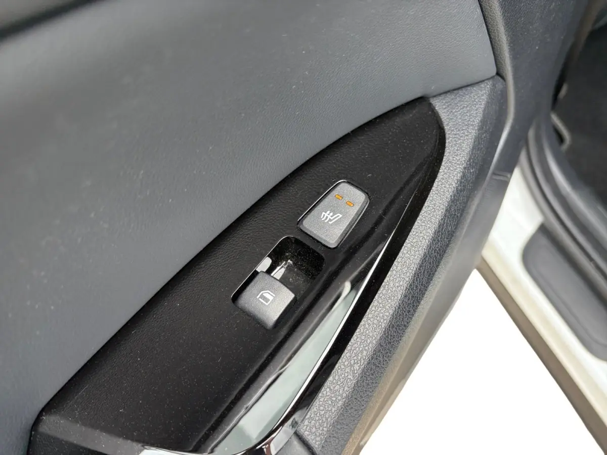1.6 T-GDi Plug-in Hybrid AWD DynamicLine Luxury | Apple Carplay / Android Auto | Navigatiesysteem | Stoel + Stuurverwarming | Elektrisch Verstelbare Bestuurdersstoel | Licht + Regensensor | 
