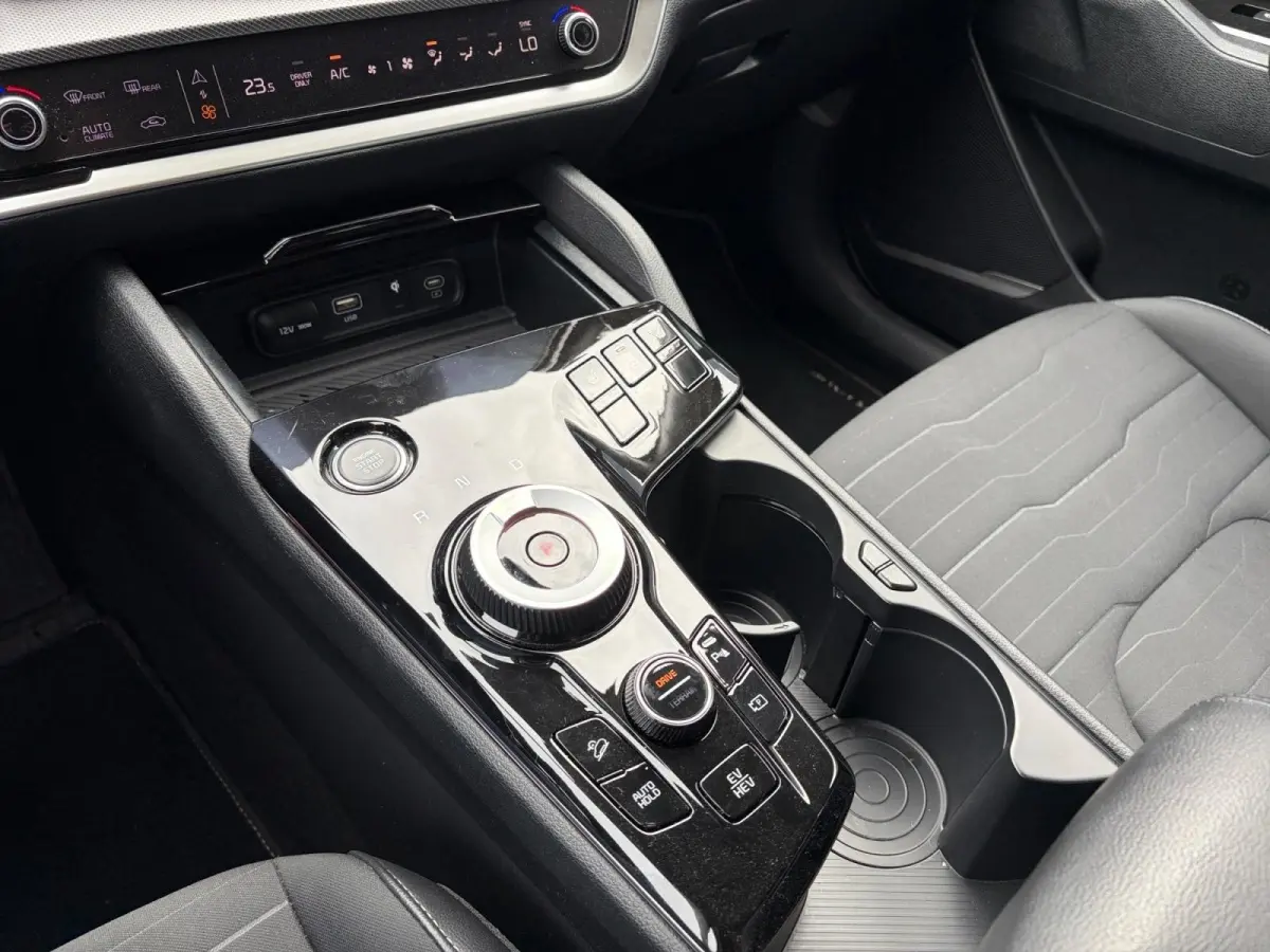 1.6 T-GDi Plug-in Hybrid AWD DynamicLine Luxury | Apple Carplay / Android Auto | Navigatiesysteem | Stoel + Stuurverwarming | Elektrisch Verstelbare Bestuurdersstoel | Licht + Regensensor | 