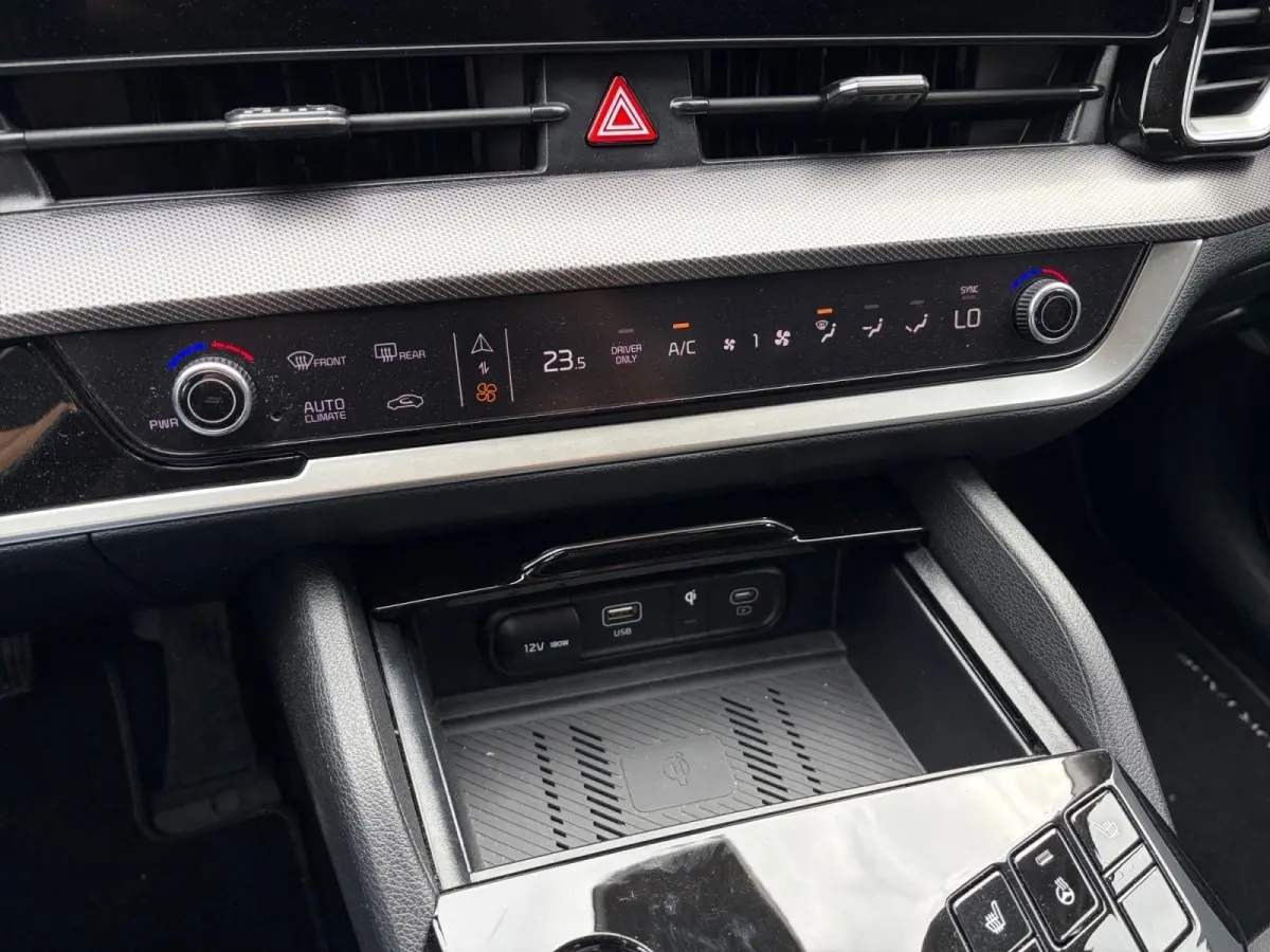 1.6 T-GDi Plug-in Hybrid AWD DynamicLine Luxury | Apple Carplay / Android Auto | Navigatiesysteem | Stoel + Stuurverwarming | Elektrisch Verstelbare Bestuurdersstoel | Licht + Regensensor | 