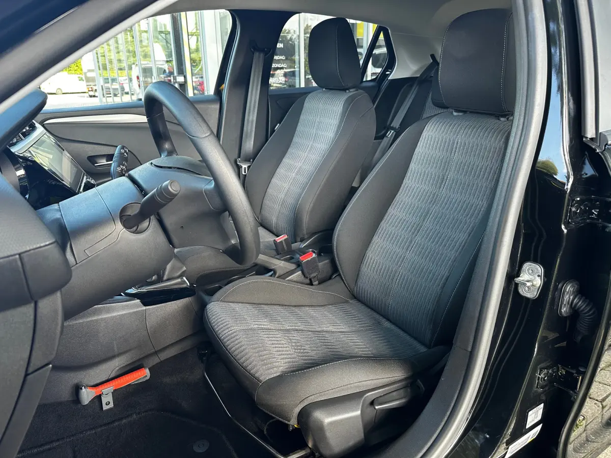 1.2 Edition | BROEKHUIS ONDERHOUDEN| EERSTE EIGENAAR| APPLE CARPLAY/ANDROID AUTO| PARKEERSENSOREN ACHTER| DAB ONTVANGER| CRUISE CONTROL| GETINT GLAS| AIRCO| 16" LM-VELGEN|