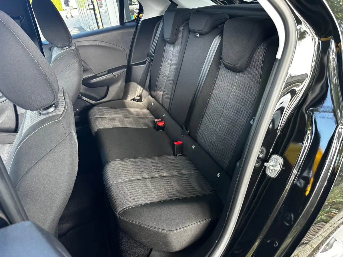 1.2 Edition | BROEKHUIS ONDERHOUDEN| EERSTE EIGENAAR| APPLE CARPLAY/ANDROID AUTO| PARKEERSENSOREN ACHTER| DAB ONTVANGER| CRUISE CONTROL| GETINT GLAS| AIRCO| 16" LM-VELGEN|