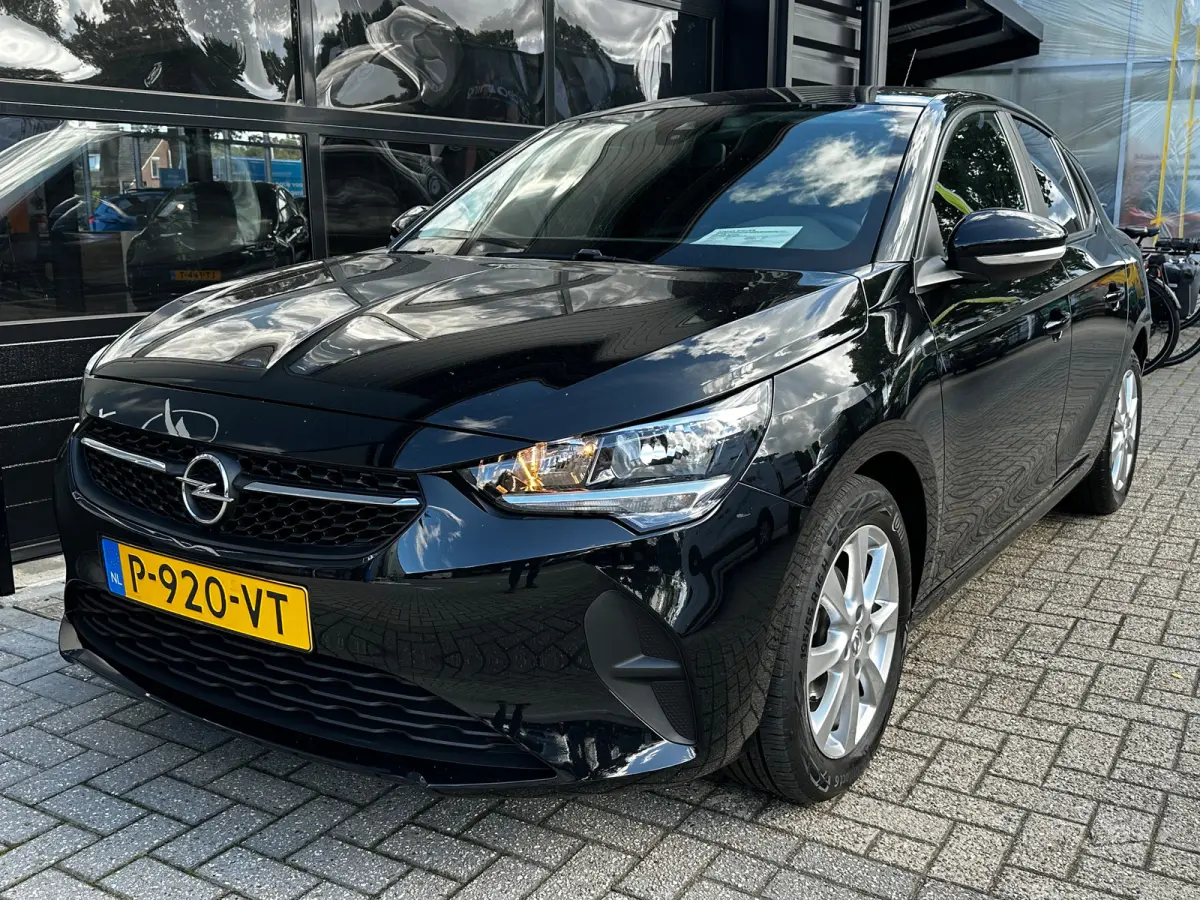 1.2 Edition | BROEKHUIS ONDERHOUDEN| EERSTE EIGENAAR| APPLE CARPLAY/ANDROID AUTO| PARKEERSENSOREN ACHTER| DAB ONTVANGER| CRUISE CONTROL| GETINT GLAS| AIRCO| 16" LM-VELGEN|