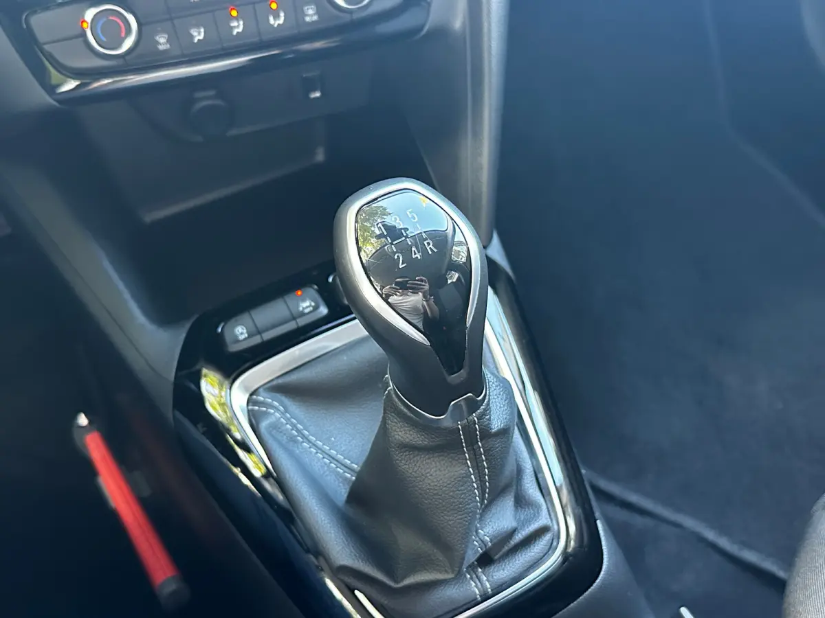 1.2 Edition | BROEKHUIS ONDERHOUDEN| EERSTE EIGENAAR| APPLE CARPLAY/ANDROID AUTO| PARKEERSENSOREN ACHTER| DAB ONTVANGER| CRUISE CONTROL| GETINT GLAS| AIRCO| 16" LM-VELGEN|